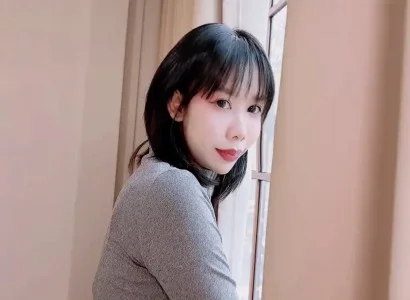 Em gái xinh lồn múp tới thuê nhà rồi chén nhau với chủ